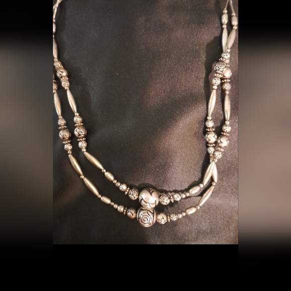 unbranded- double strand silver and black tone beaded necklace - Picture 2 of 3